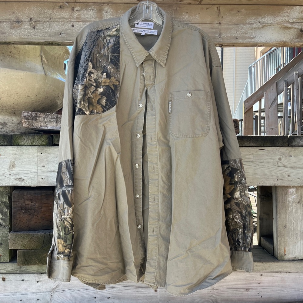 Columbia men’s camo shirt